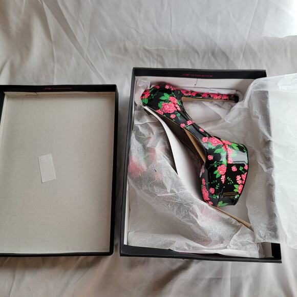 Betsey Johnson Black and Pink Floral Heels - Picture 5 of 14
